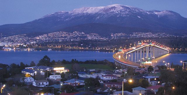 hobart-at-night.jpg